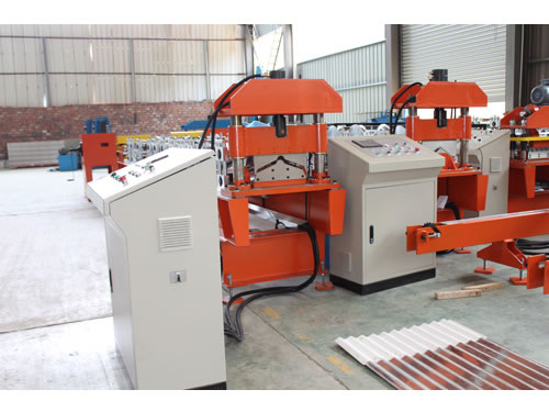 Tuile Faîtière Roll machine de formage Sans Punching Étape