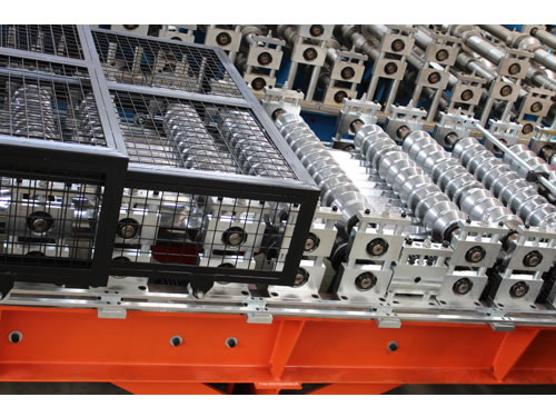 AMS Controlling toit haut débit profilage machine