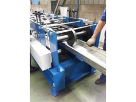 C Purlin pain formant la machine